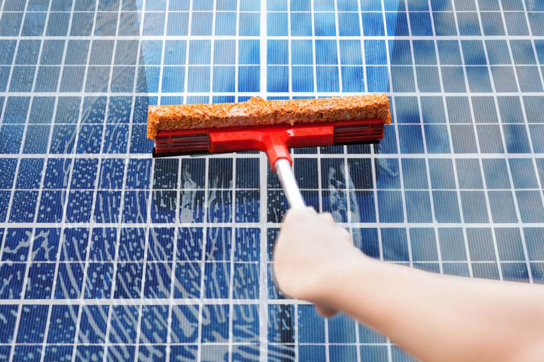 Womit reinigt man Photovoltaikmodule? Ein umfassender Leitfaden für die sichere und effektive Reinigung